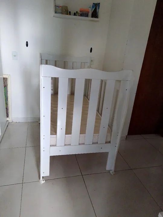 Berço com colchão 