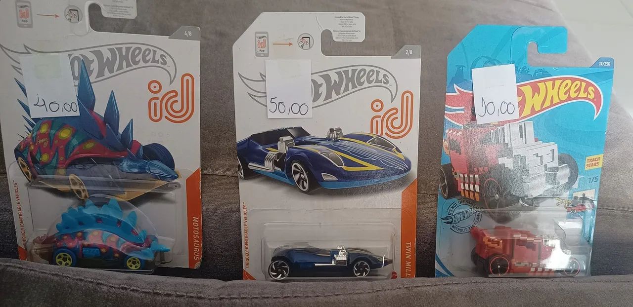 Carrinhos Hotwheels Novos preços variados 