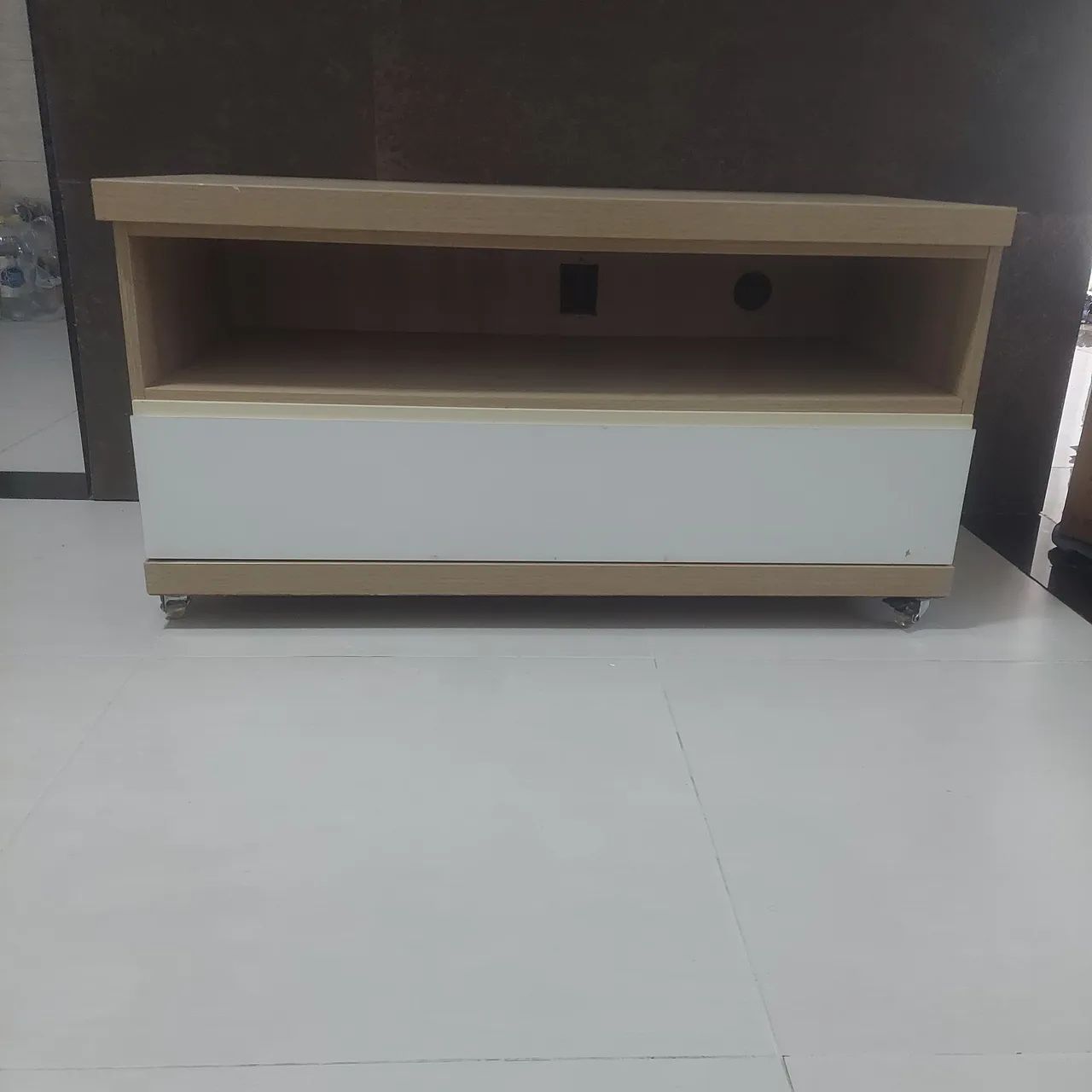 Rack de marcenaria com gavetão 
