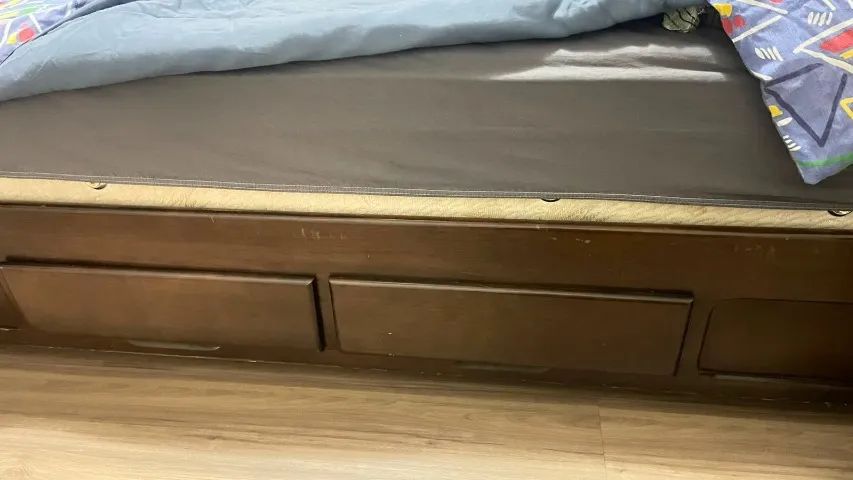Cama de casal com cabeceira baú e rack Tv móvel - Foto 3