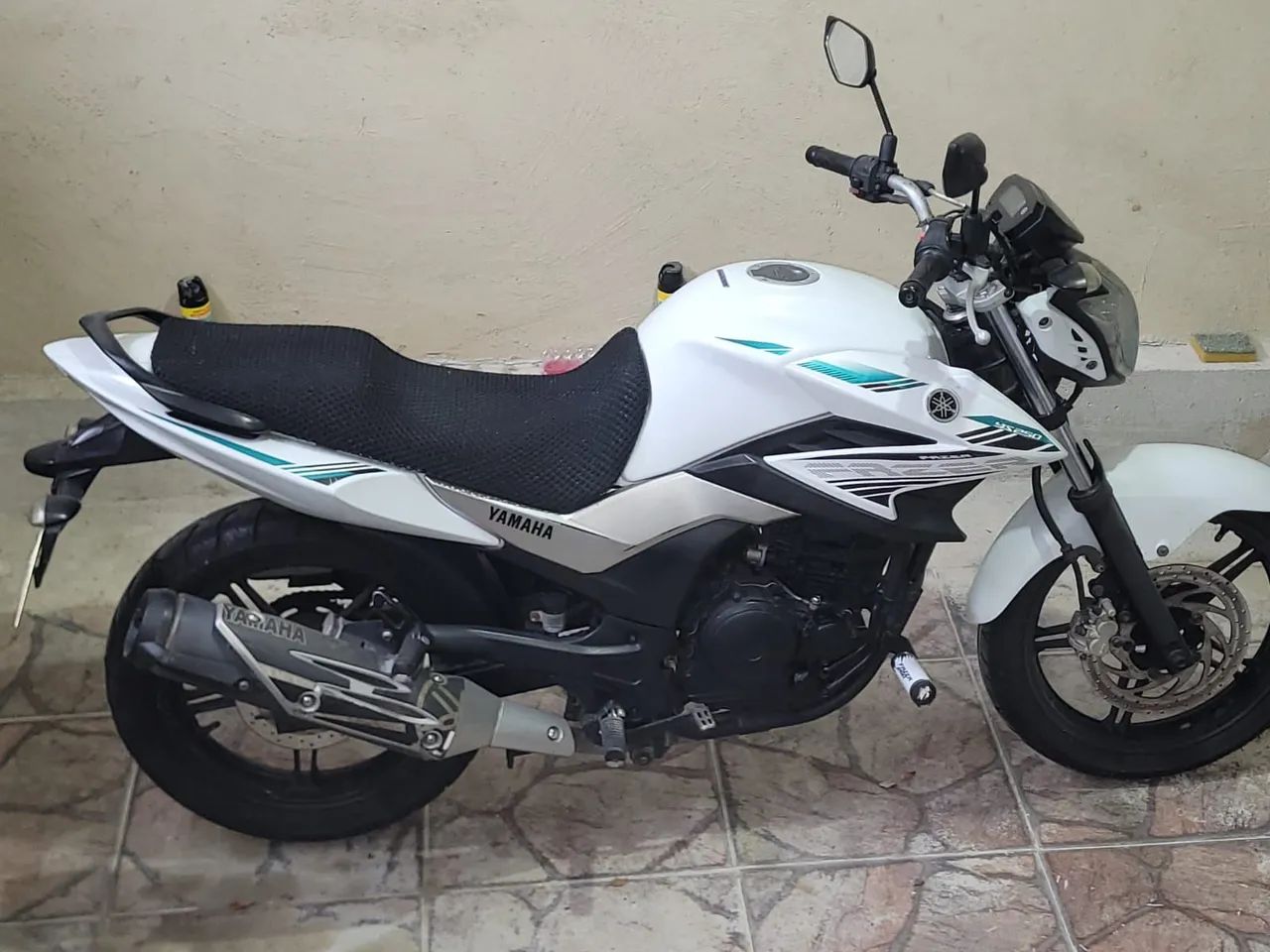 Moto com documento 2026