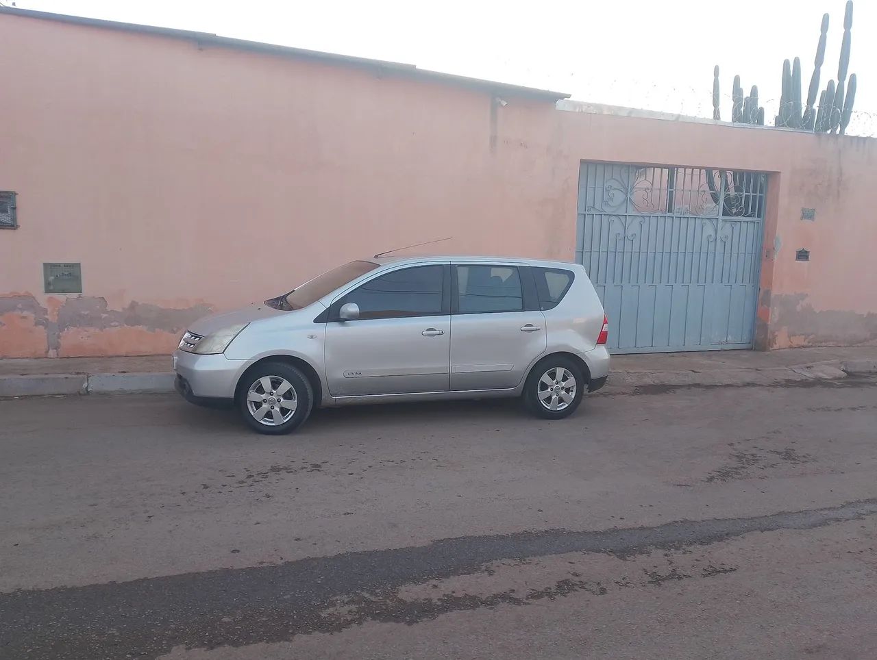 Nissan Livina LIVINA SL 1.8 16V Flex Fuel Aut. 2011