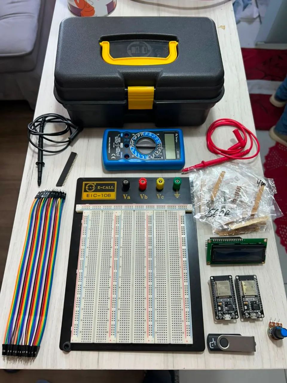 KIT ELETRONICA - MULTÍMETRO, PROTOBOARD ETC