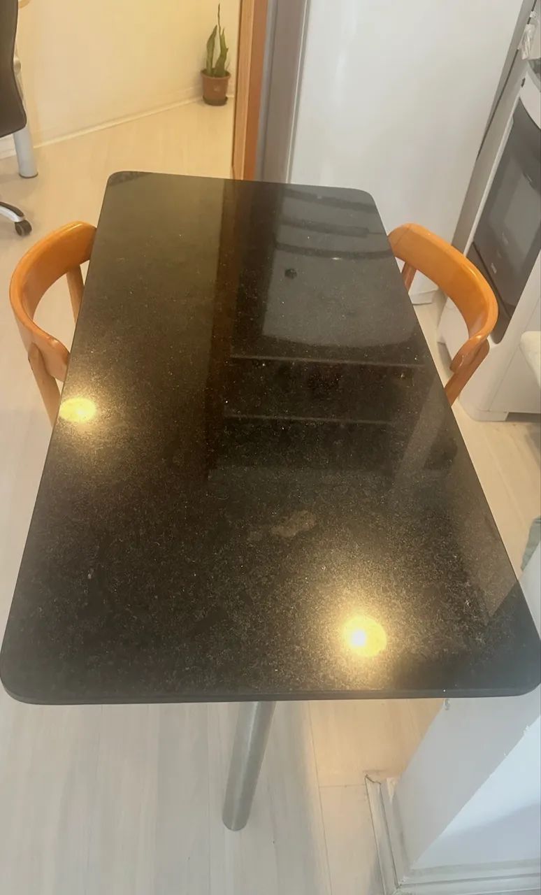 Mesa Compacta com Tampo de Mármore - Foto 2