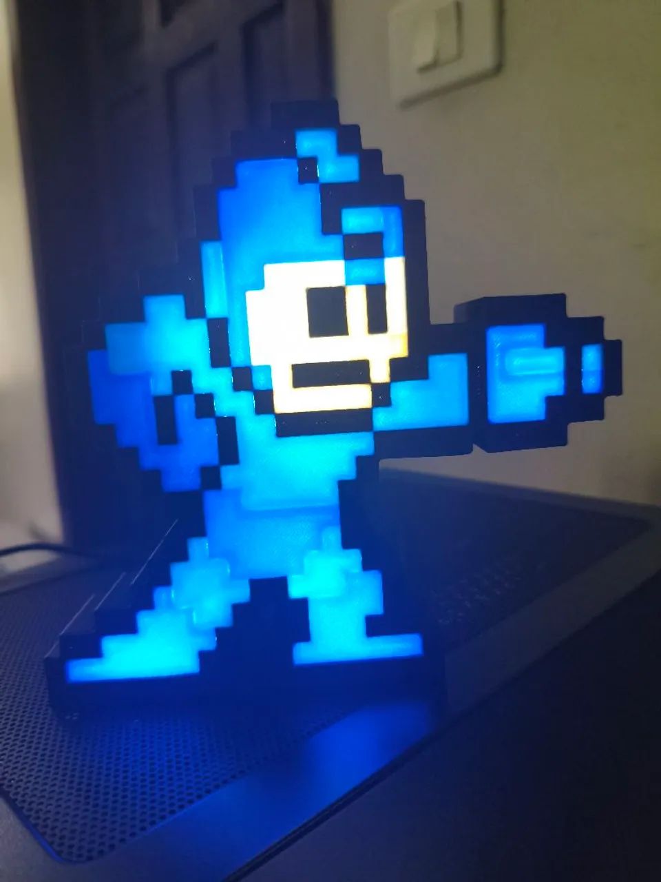 Luminária pixel art mega man 8bits - Foto 2