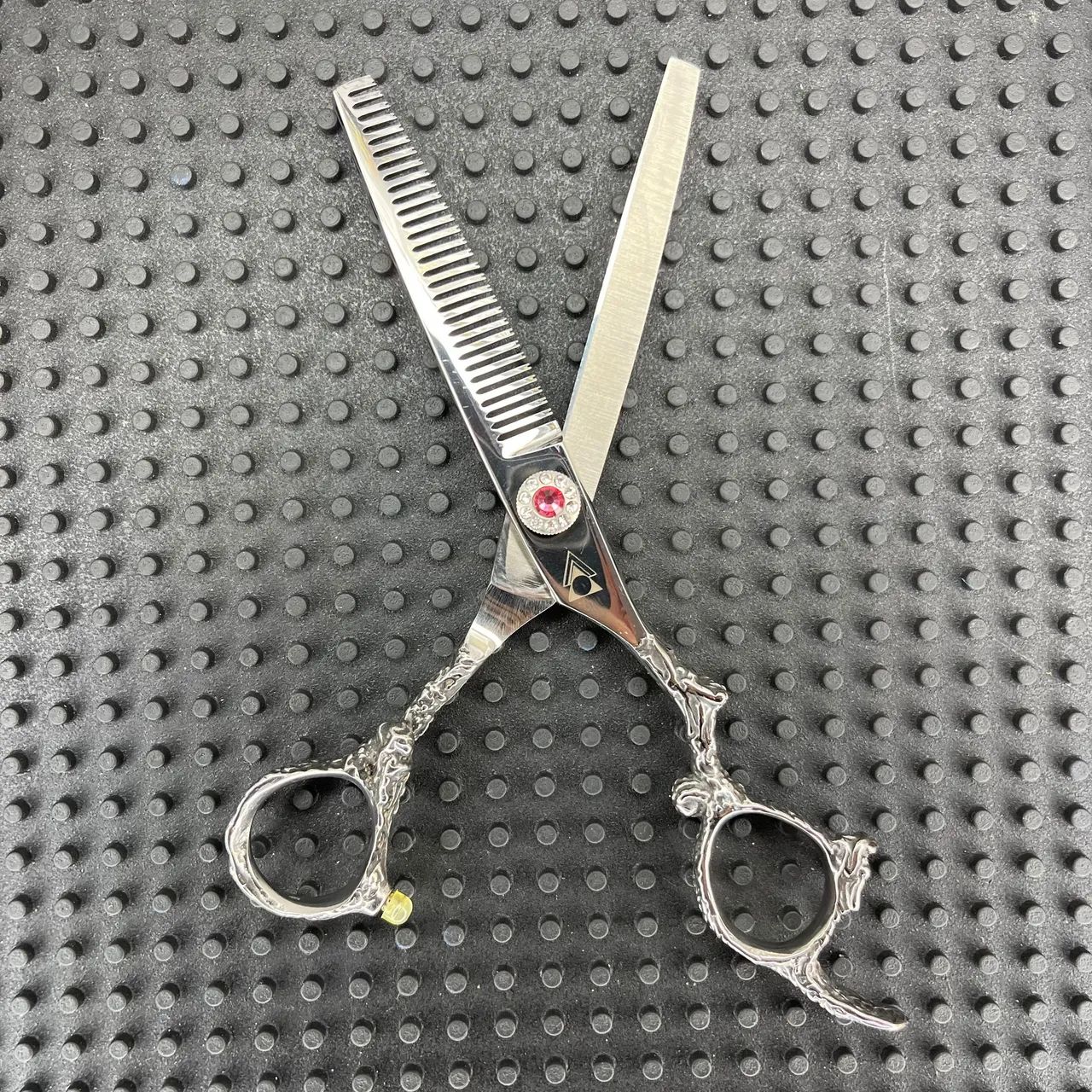 Kit Tesouras Damber 6.0 - Fio Navalha + Desbaste - Foto 3