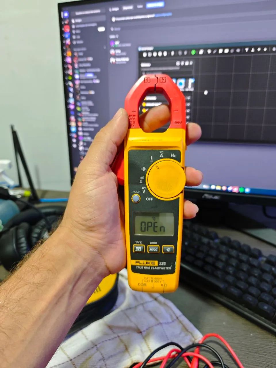 Alicate amperímetro FLUKE 325 TRUE RMS