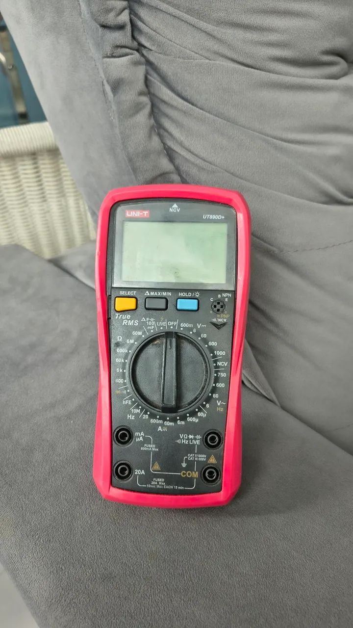 Multimetro digital UNI-T