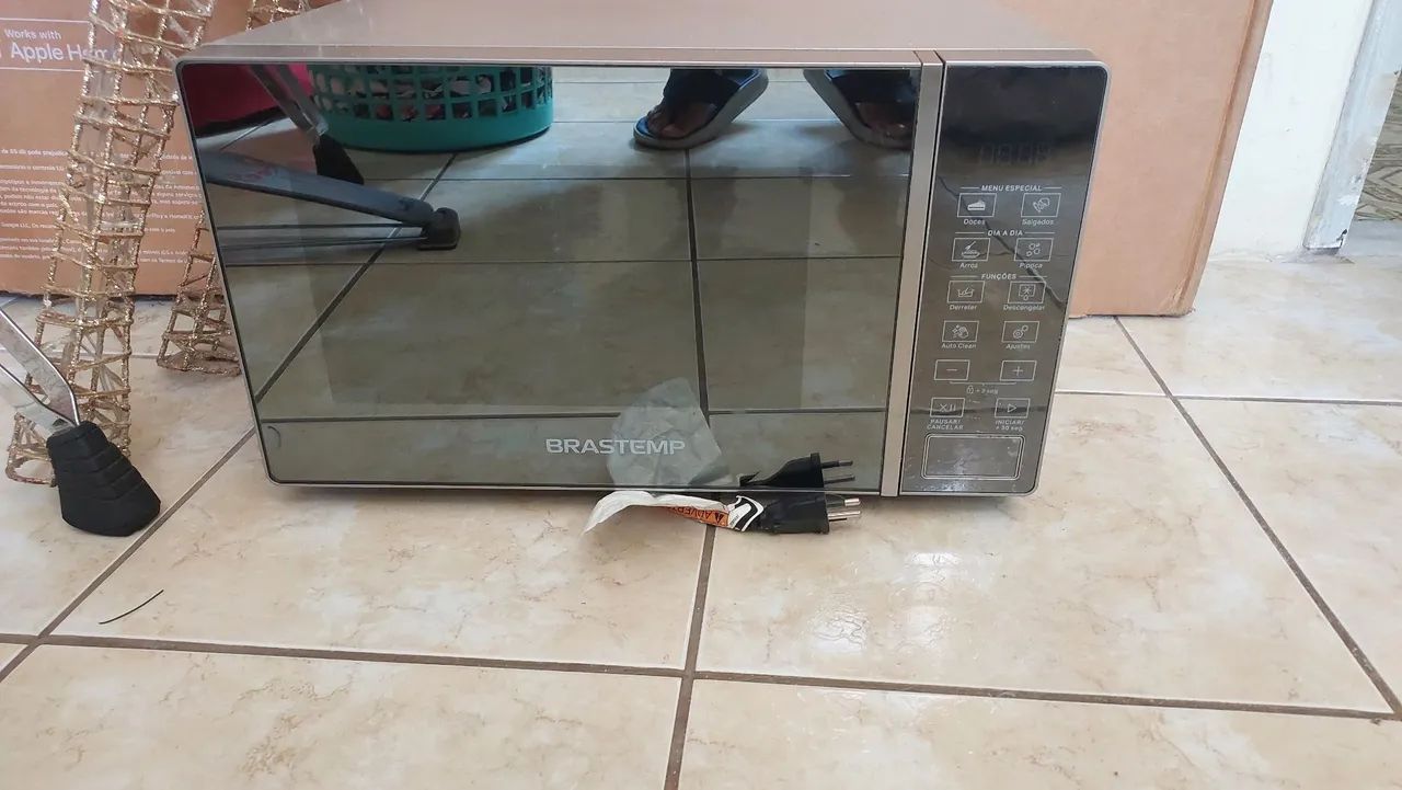 Microondas Brastemp espelhado 20 litros  - Foto 4