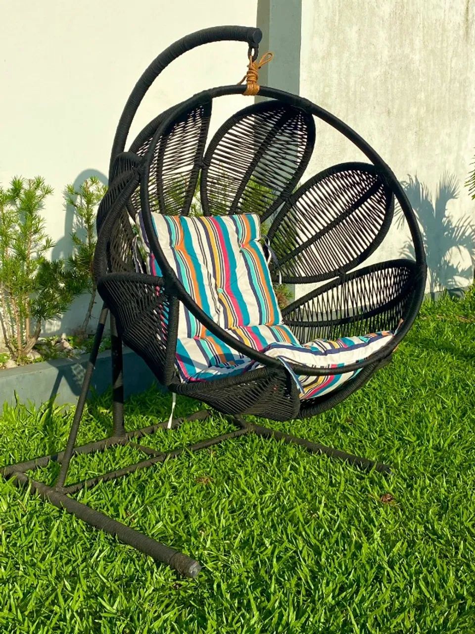 CONCHA DE BALANÇO MODELO FOLHA COM PEDESTAL