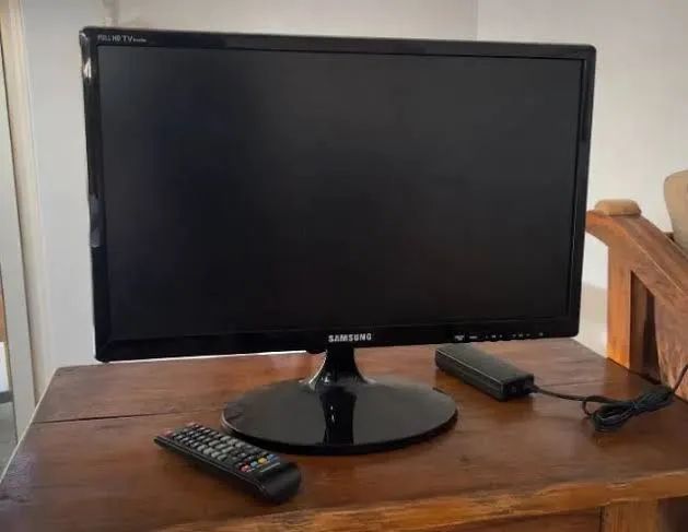 TV E MONITOR SAMSUNG LCD 19.5 POLEGADAS 