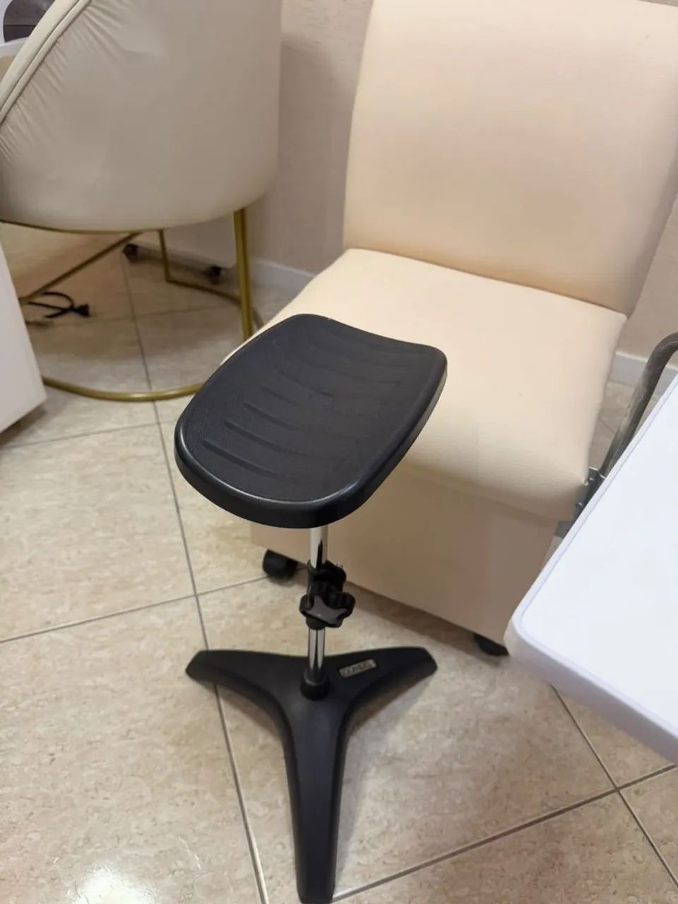 Cadeira pedicure + apoiador de pé - Foto 4