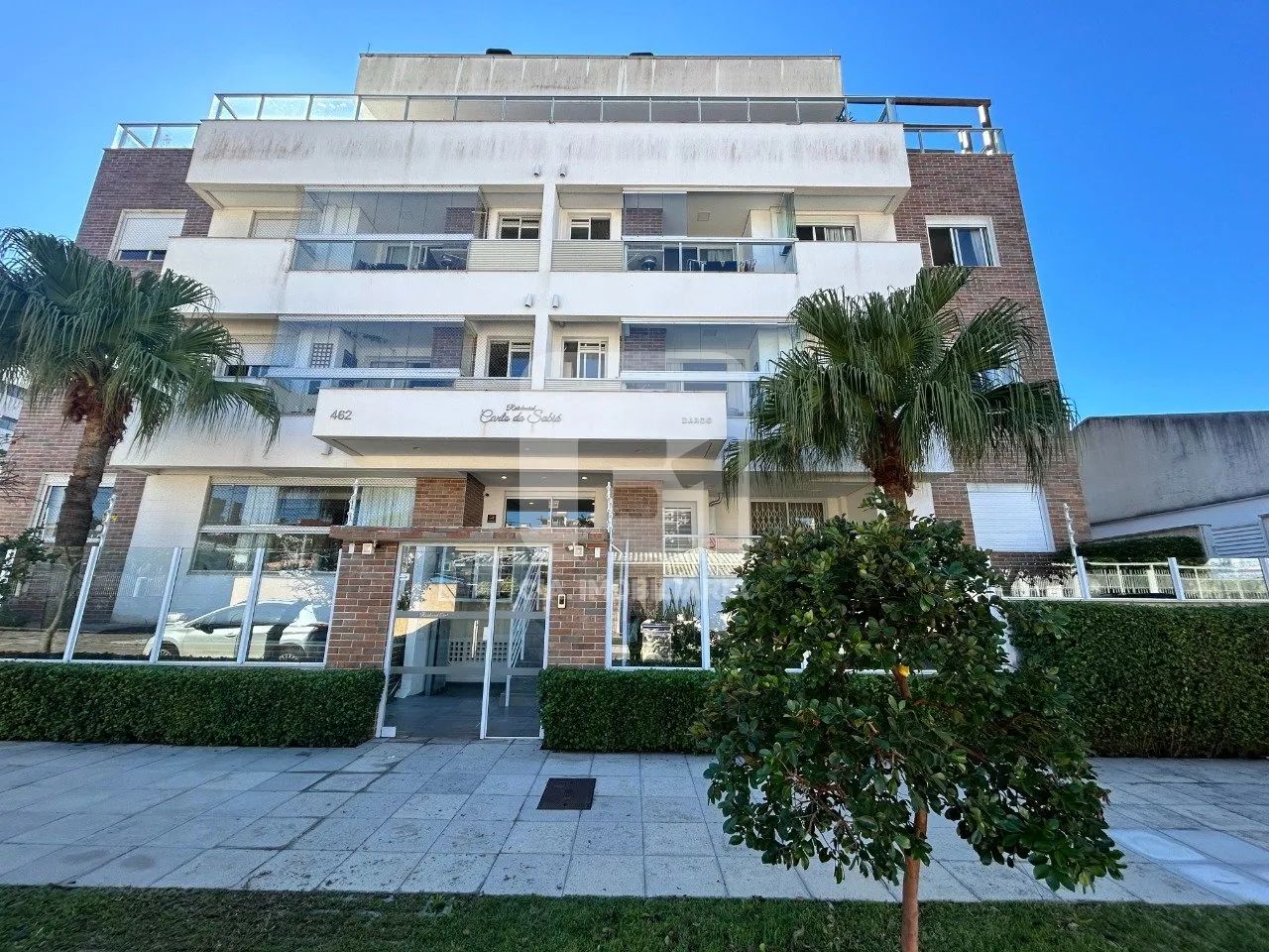 Apartamento de 2 dormitórios, à venda em Coqueiros