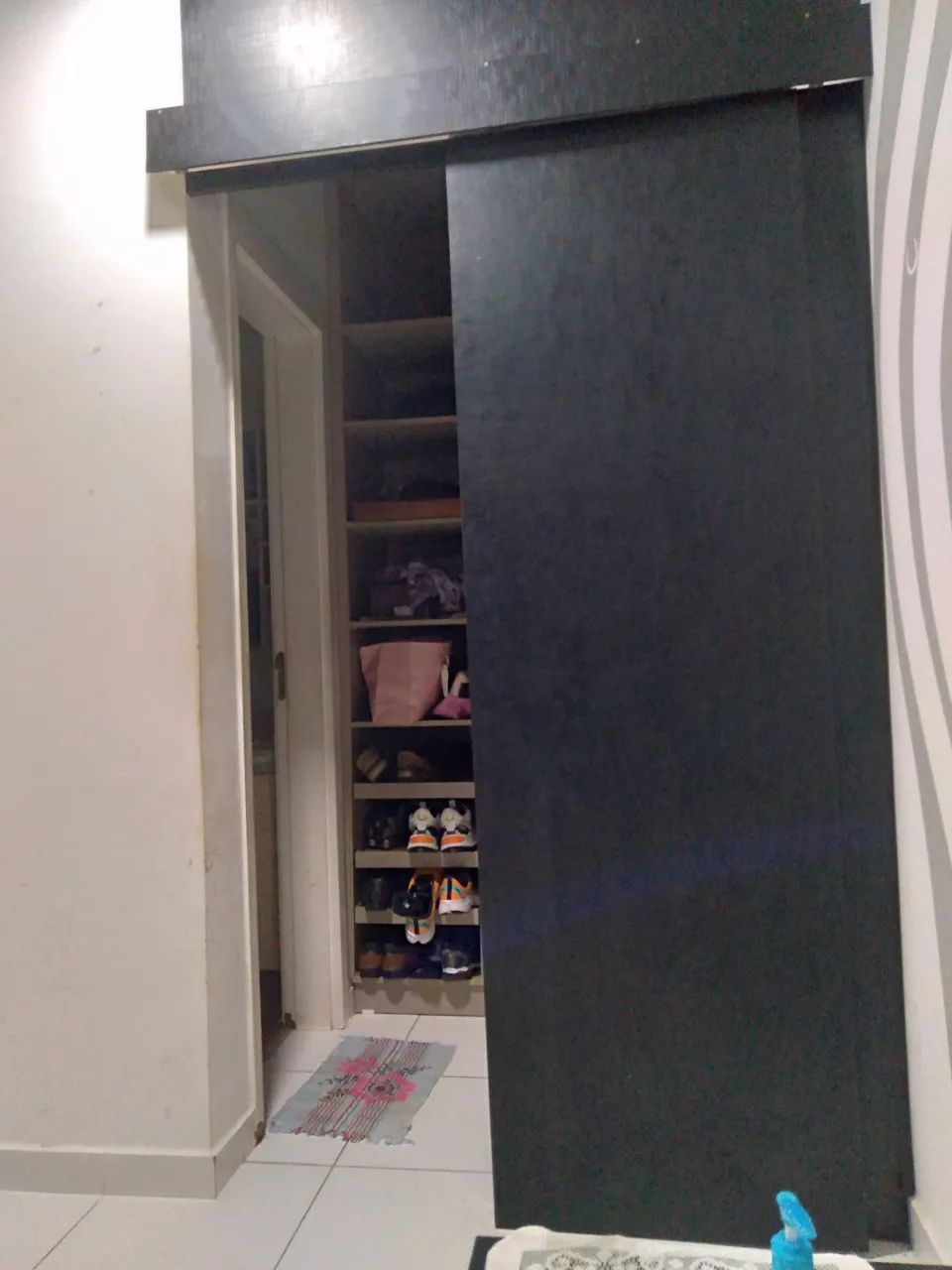 Closet bonito e espaçoso 