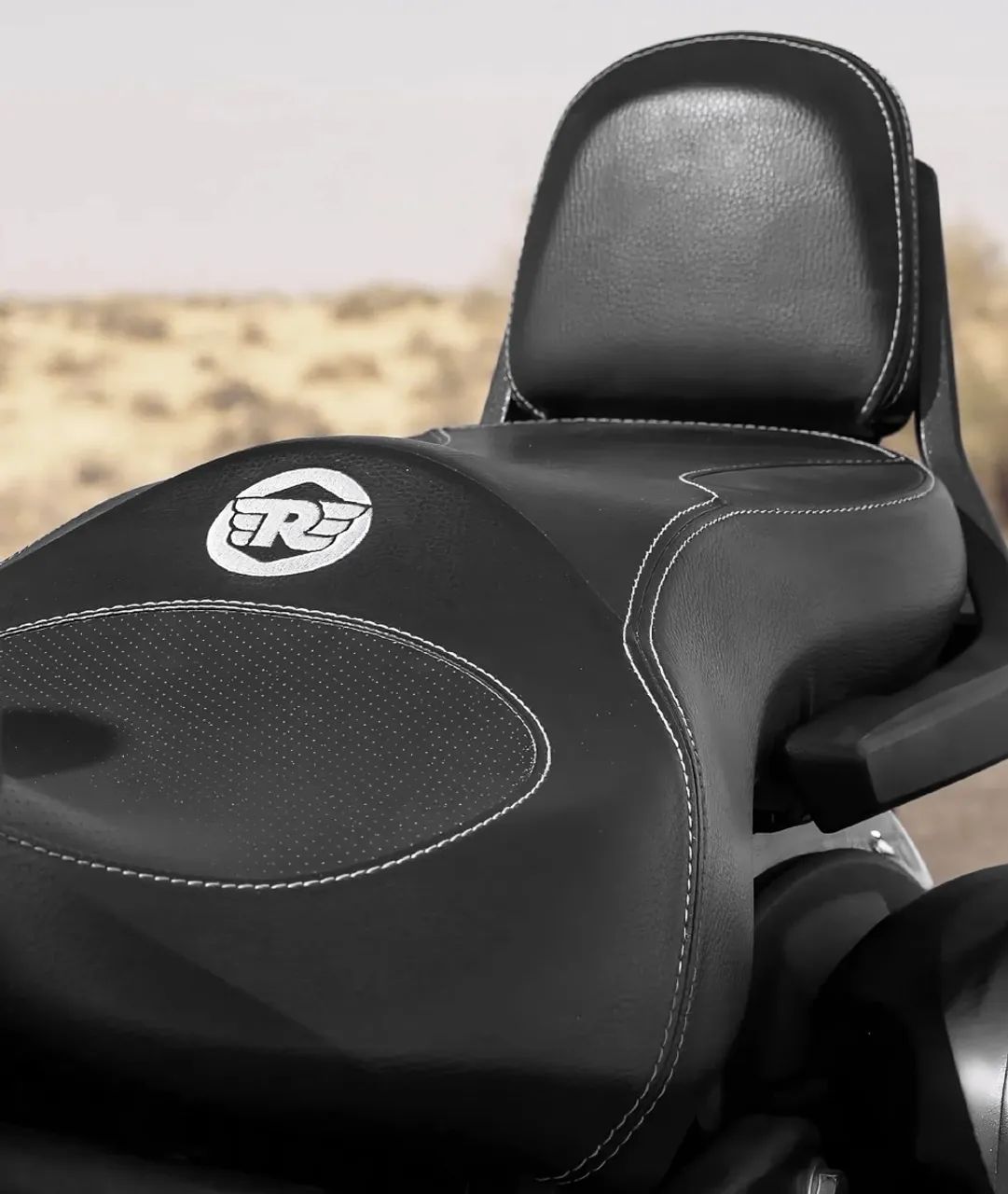 Banco com Sissy bar super meteoro 650