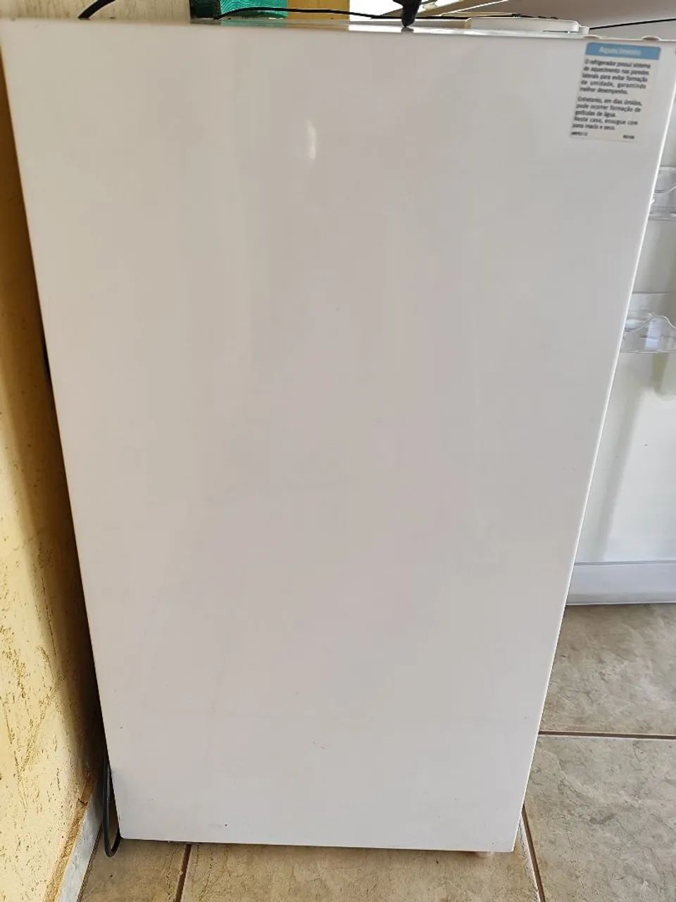 Vendo frigobar Electrolux 122L - Foto 4