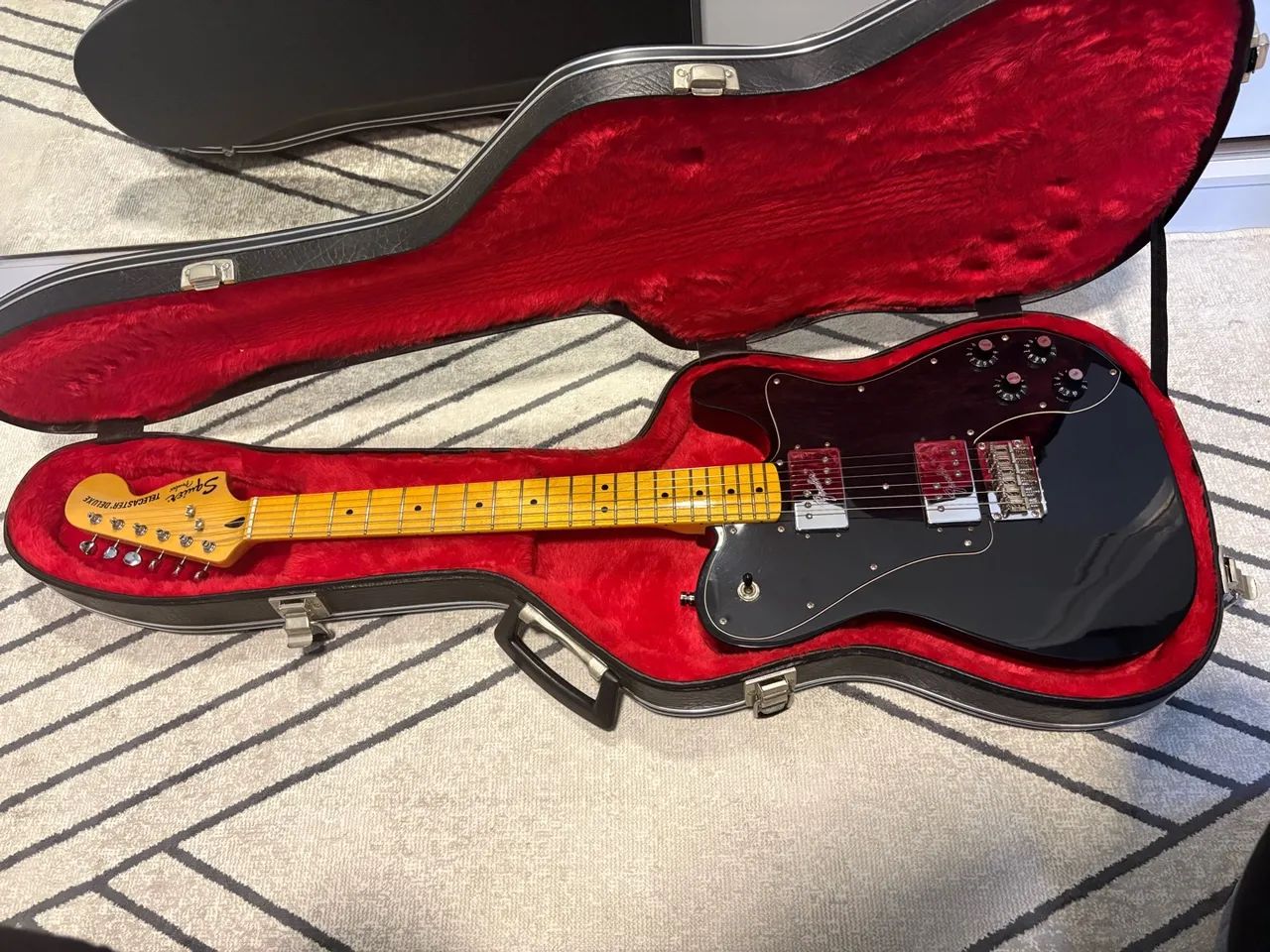 Squier Telecaster ＋おまけ Fender Squier Telecaster Deluxe - Instrumentos musicais - Centro