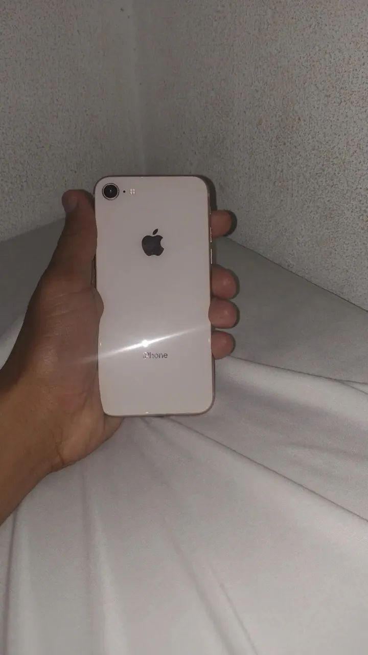 Vendo iPhone 8 normal funcionando tudo perfeito  - Foto 2