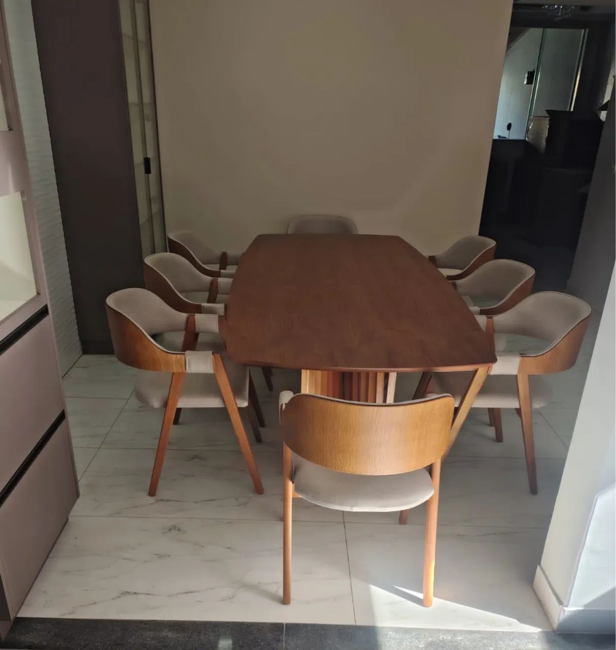 Mesa de Jantar 2.50x1.10 com 8 Cadeiras Poltrona - Foto 2