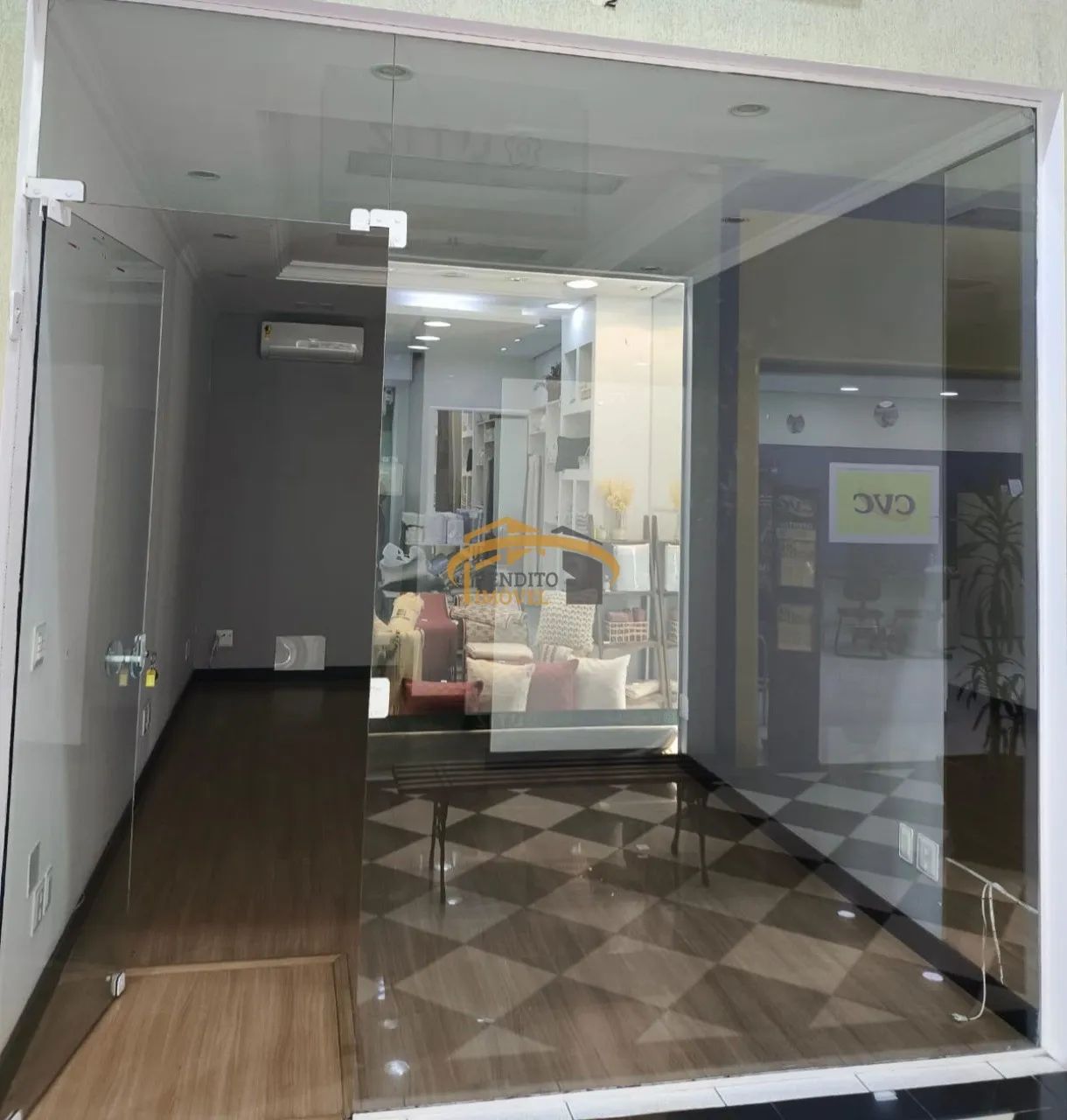 Salão em Centro Comercial, para locação, Vila Yara, Osasco, próximo a Cidade de Deus. - Foto 2