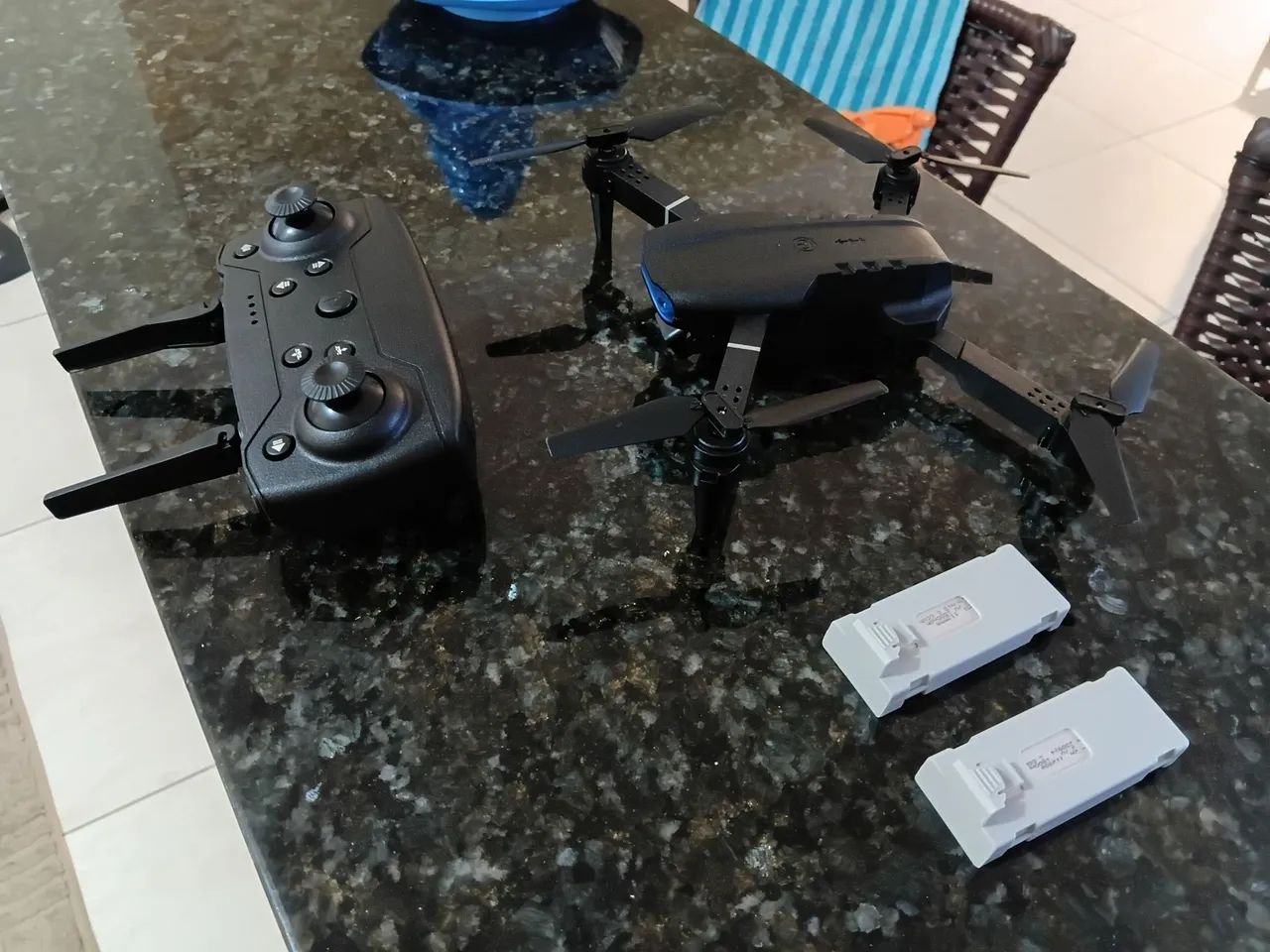 Drone e99 pro com 4 baterias - Foto 4