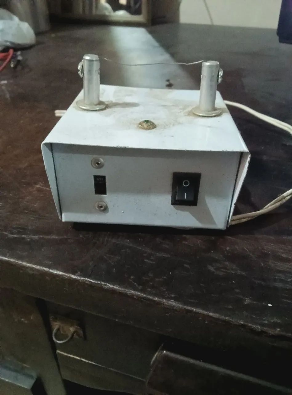 Máquina de cortar e selar fitas