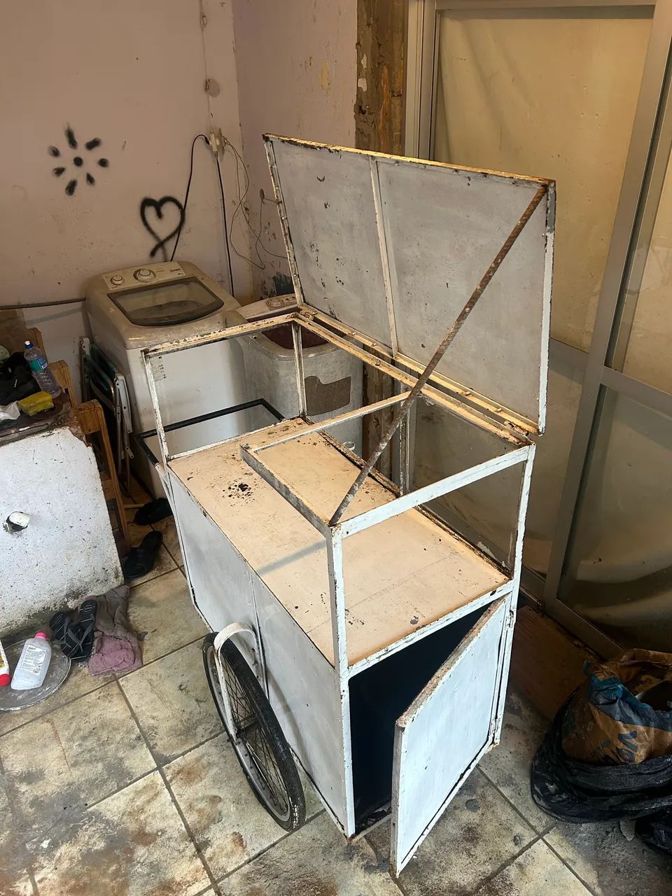 Carrinho de comércio, churrasquinho, cachorro quente etc 