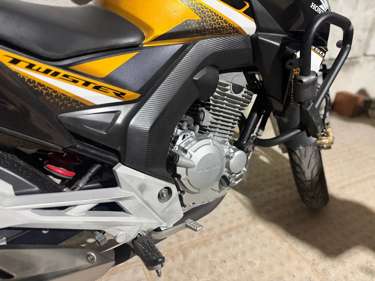 CB250F Twister Com ABS - Foto 2