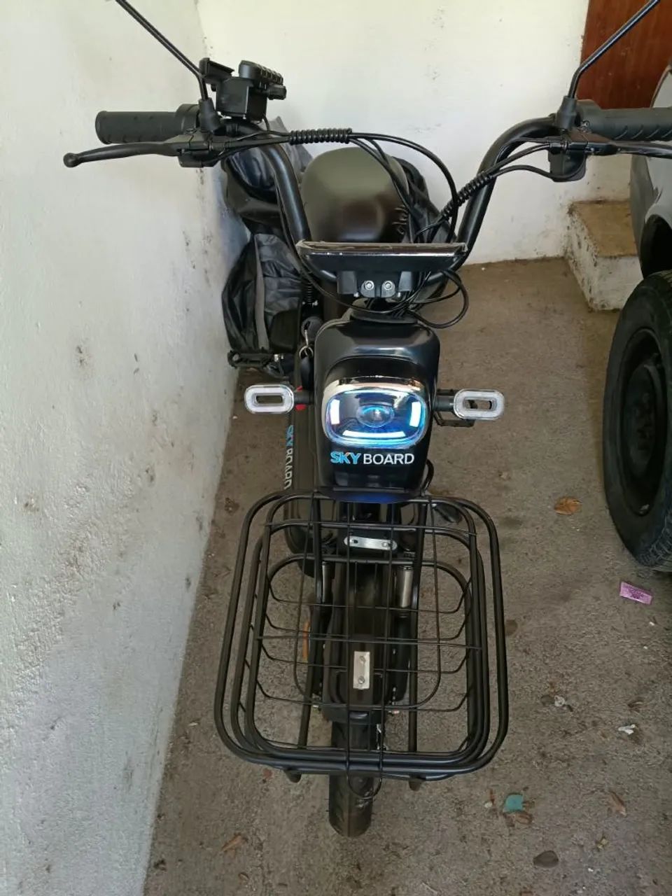 Bicicleta elétrica novíssima (praticamente zero) - Foto 3