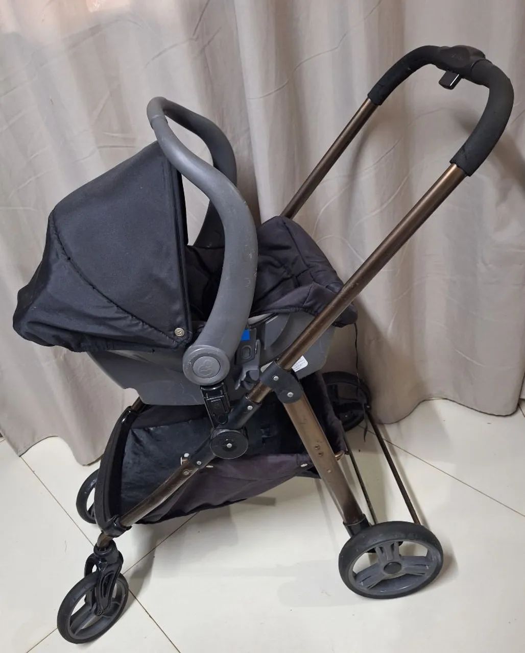 Carrinho de bebê Galzerano Moisés com bebê conforto  - Foto 2