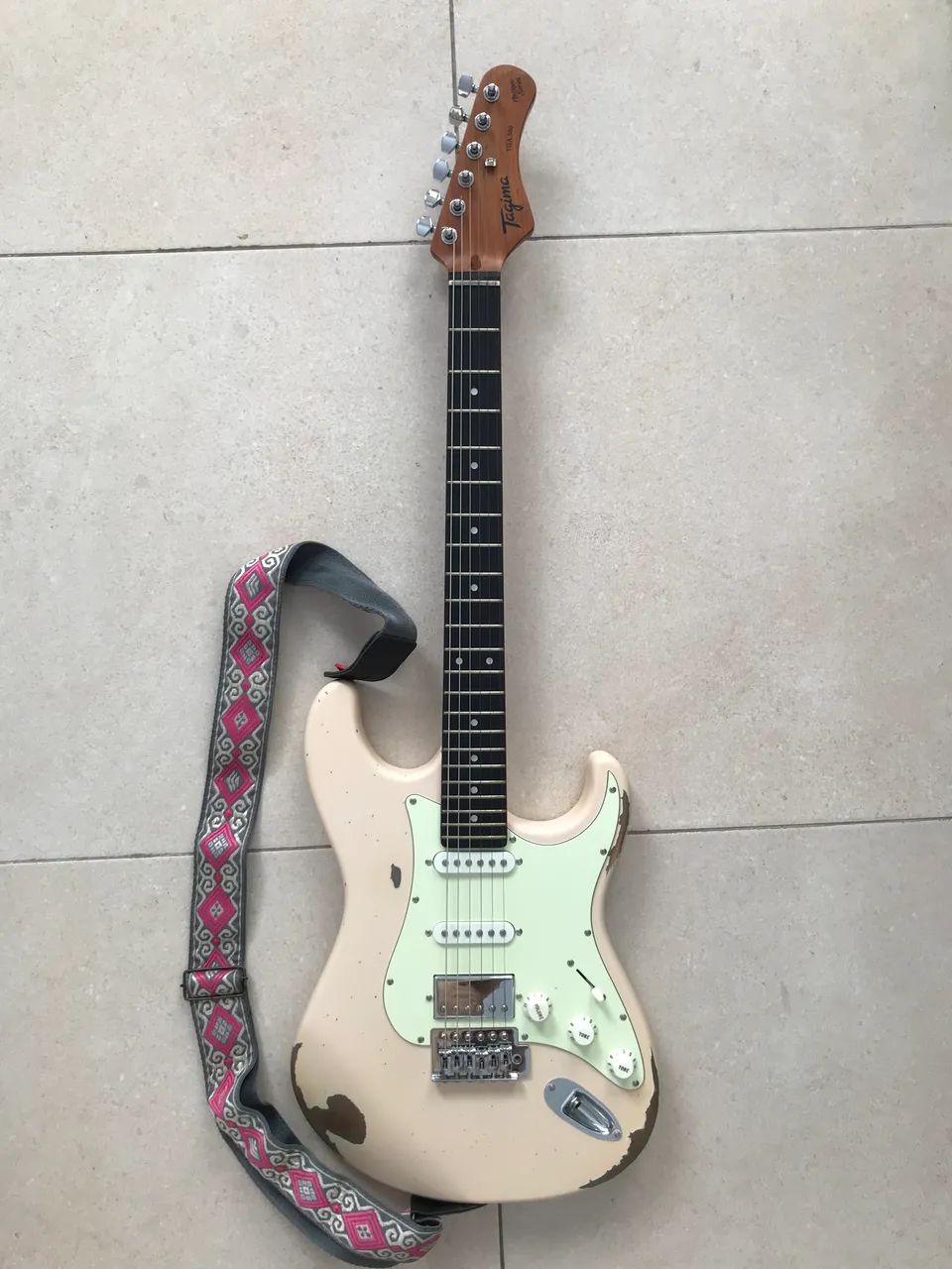 Guitarra Tagima Strato TGA580 - Foto 2