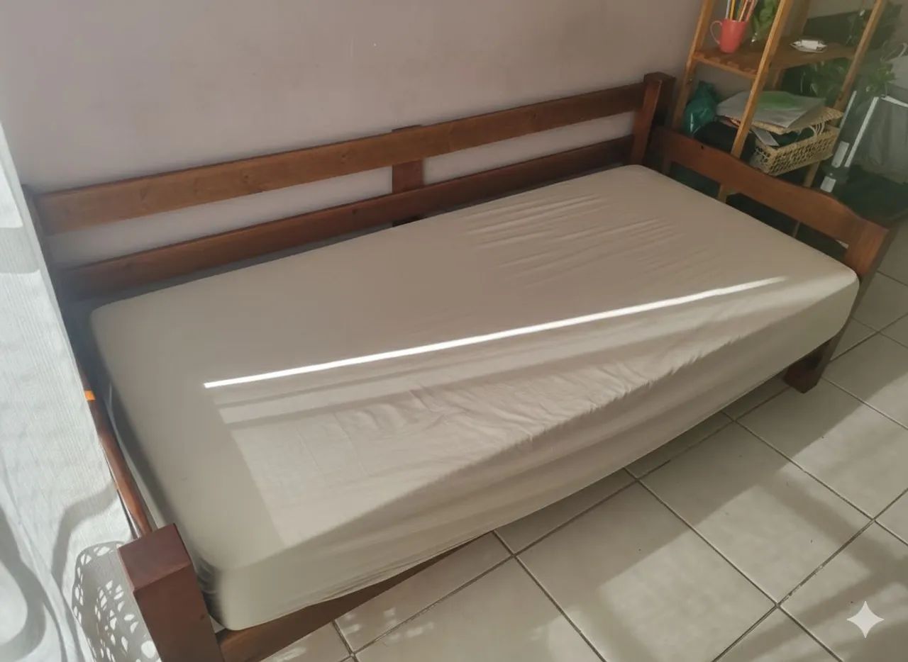 Sofá-cama de madeira + Colchão  - Foto 2