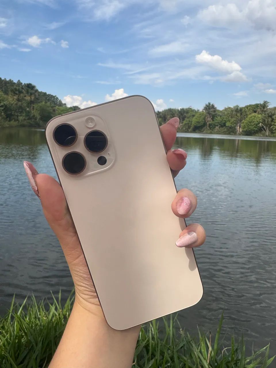 iPhone 16