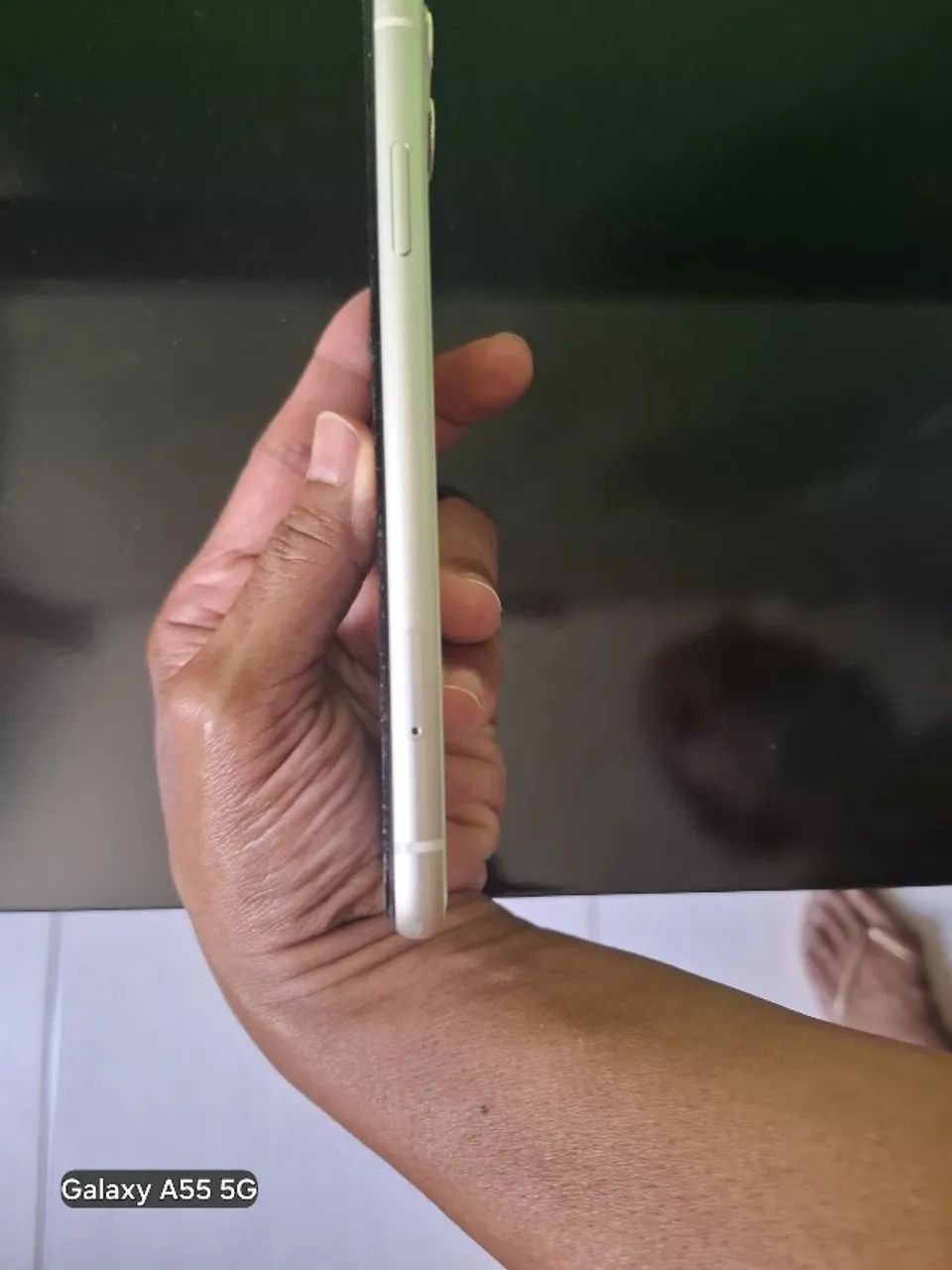 Venda de IPhone 11 semi novo  - Foto 2