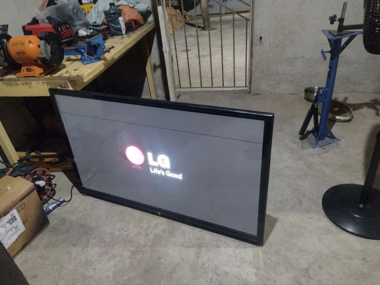 Vendo 2-tvs LG 50 POLEGADAS modelo:50PB560B por:400 RS.