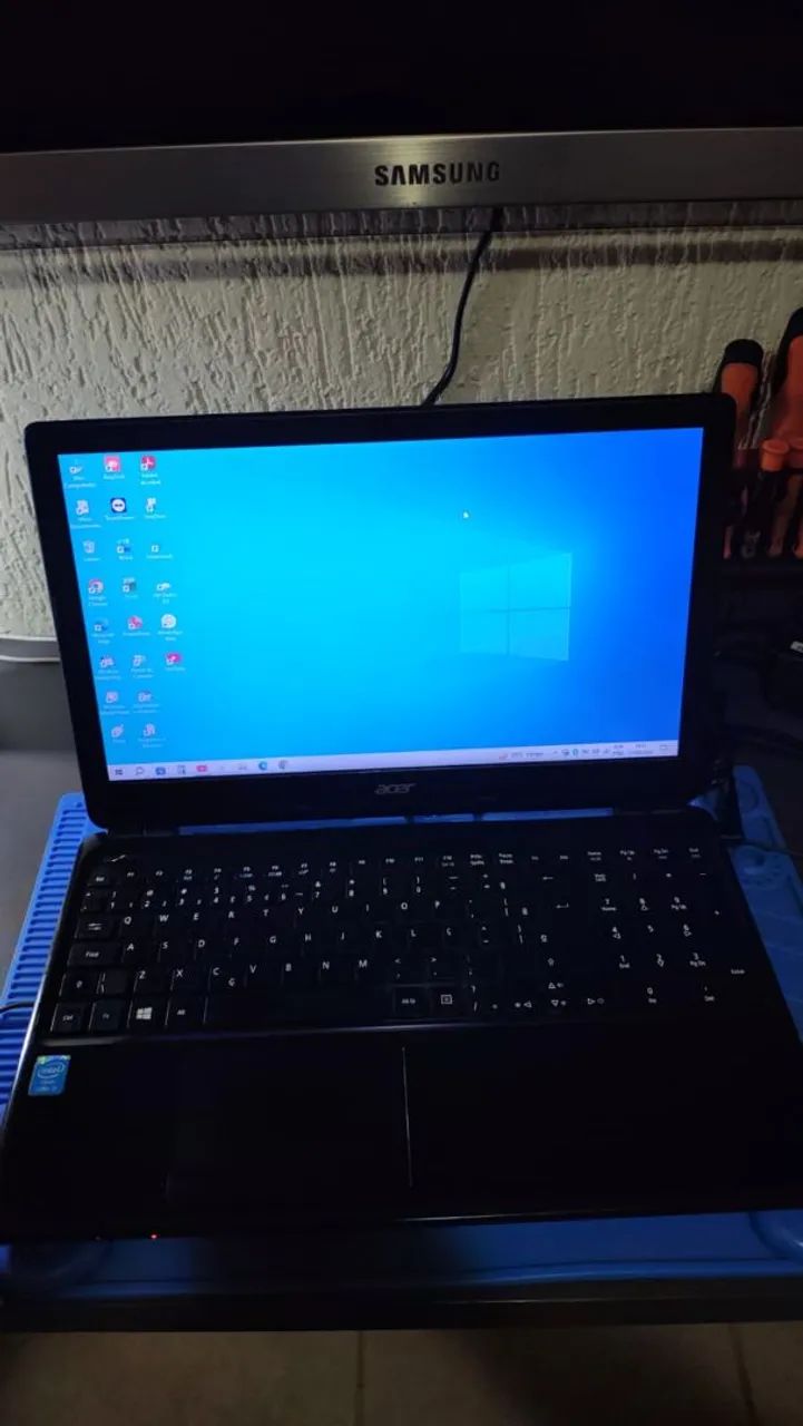 Vendo notebook ACER E1-572 - Foto 2
