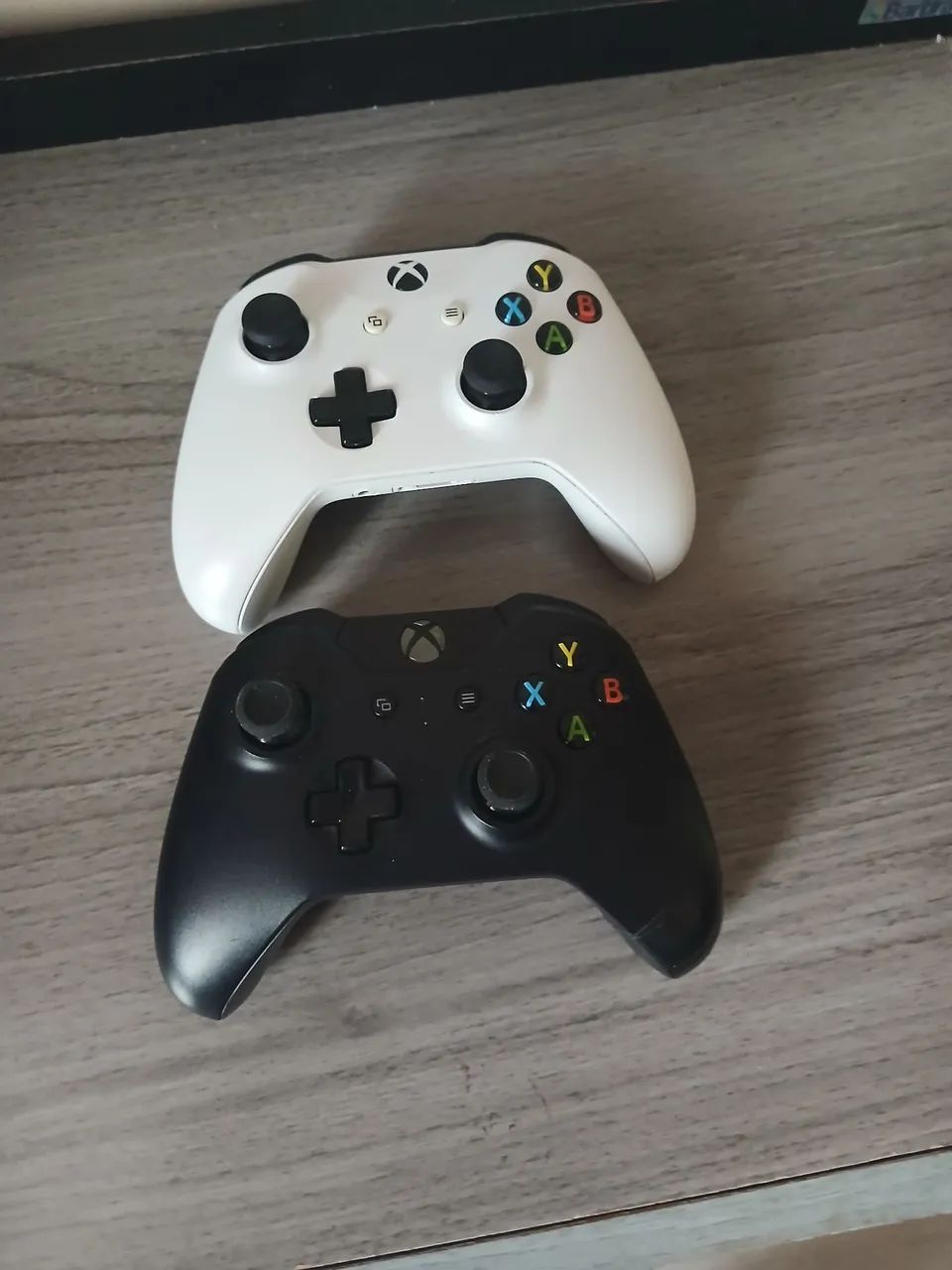 Xbox One S + 2 controles - Completo e Funcionando! - Foto 4