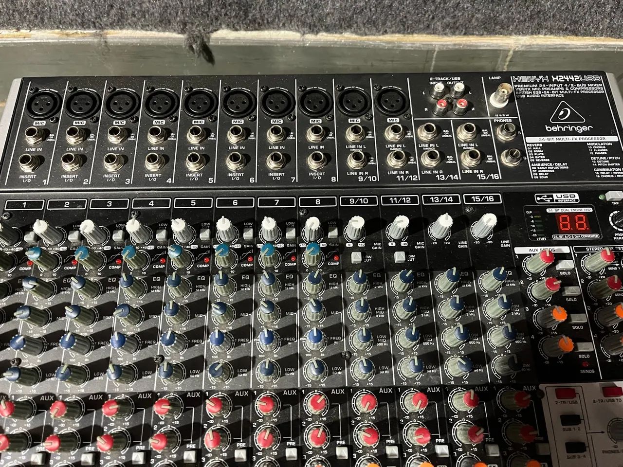 Mesa de Som Behringer - Ótimo Estado - R$ 2.700 - Foto 2