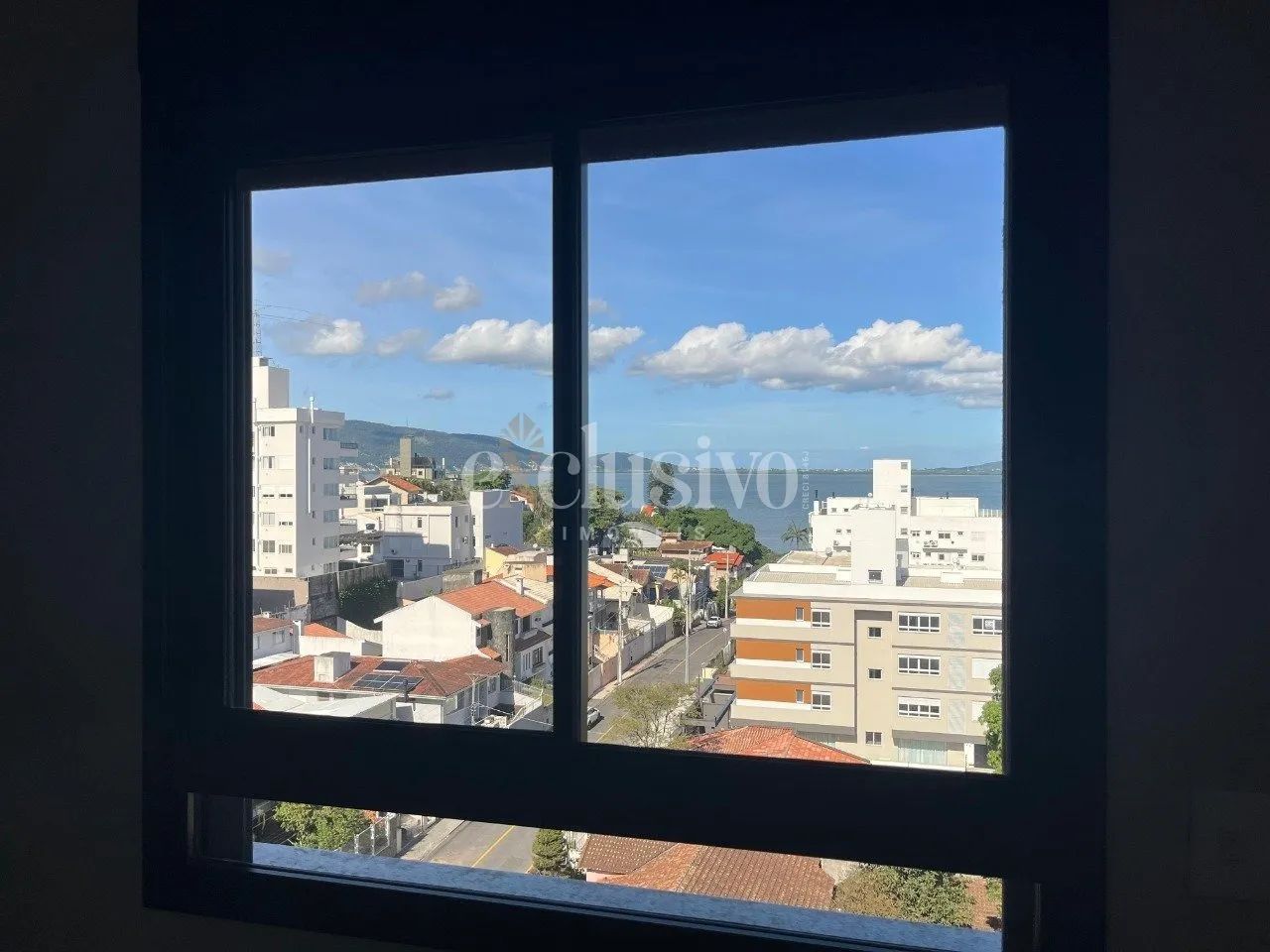Apartamento 3 dormitórios em Coqueiros - Foto 3
