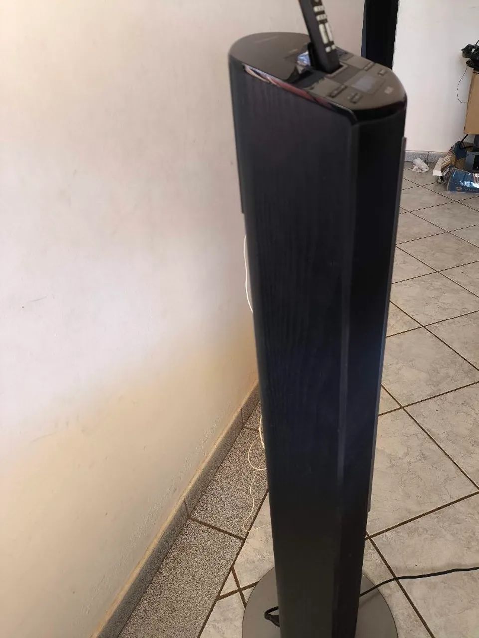 Caixa torre importada Philips DC570 com controle  - Foto 3