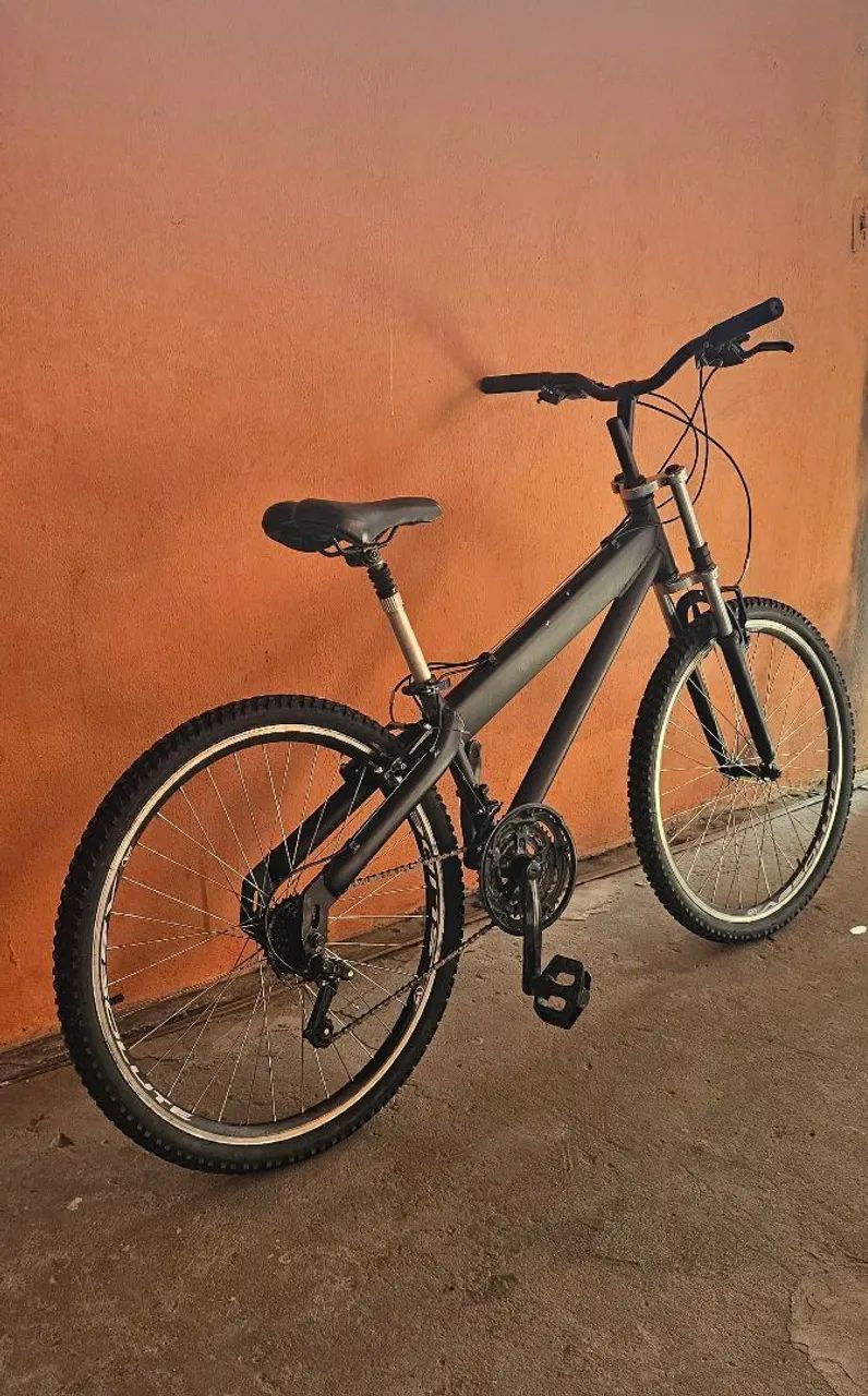 Bicicleta aro 26 recém restaurada+Suporte para carro. - Foto 3