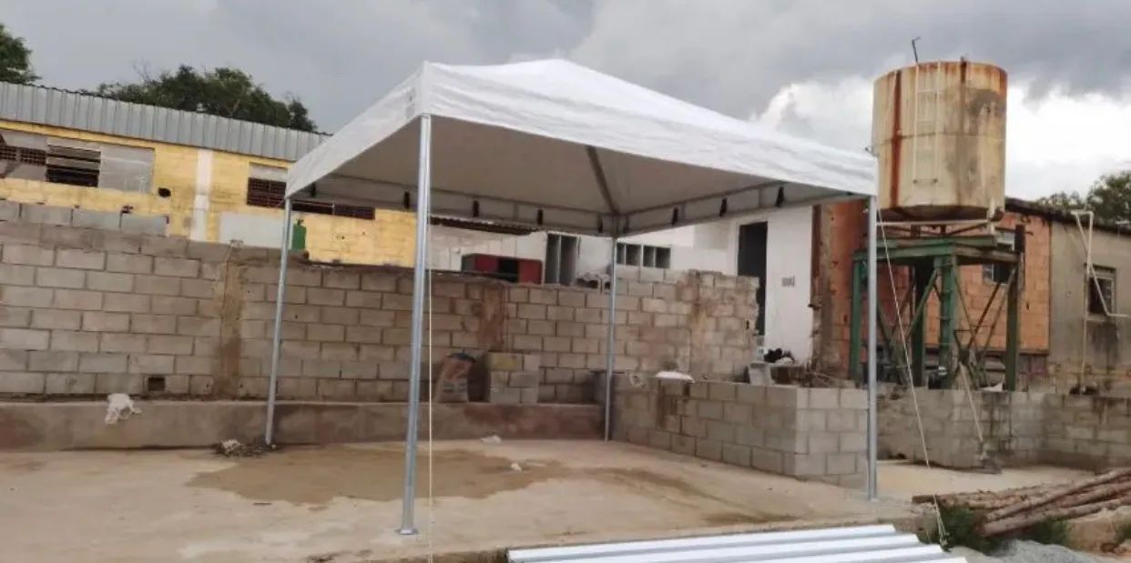 Venda de tendas piramidais