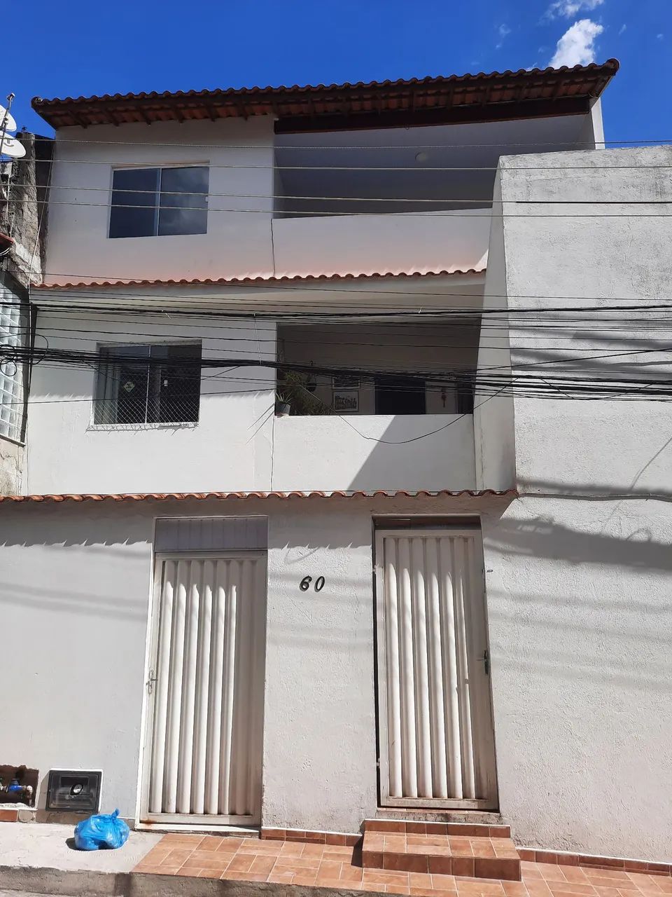 CASA 3 QUARTOS EM CONDOMÍNIO FECHADO