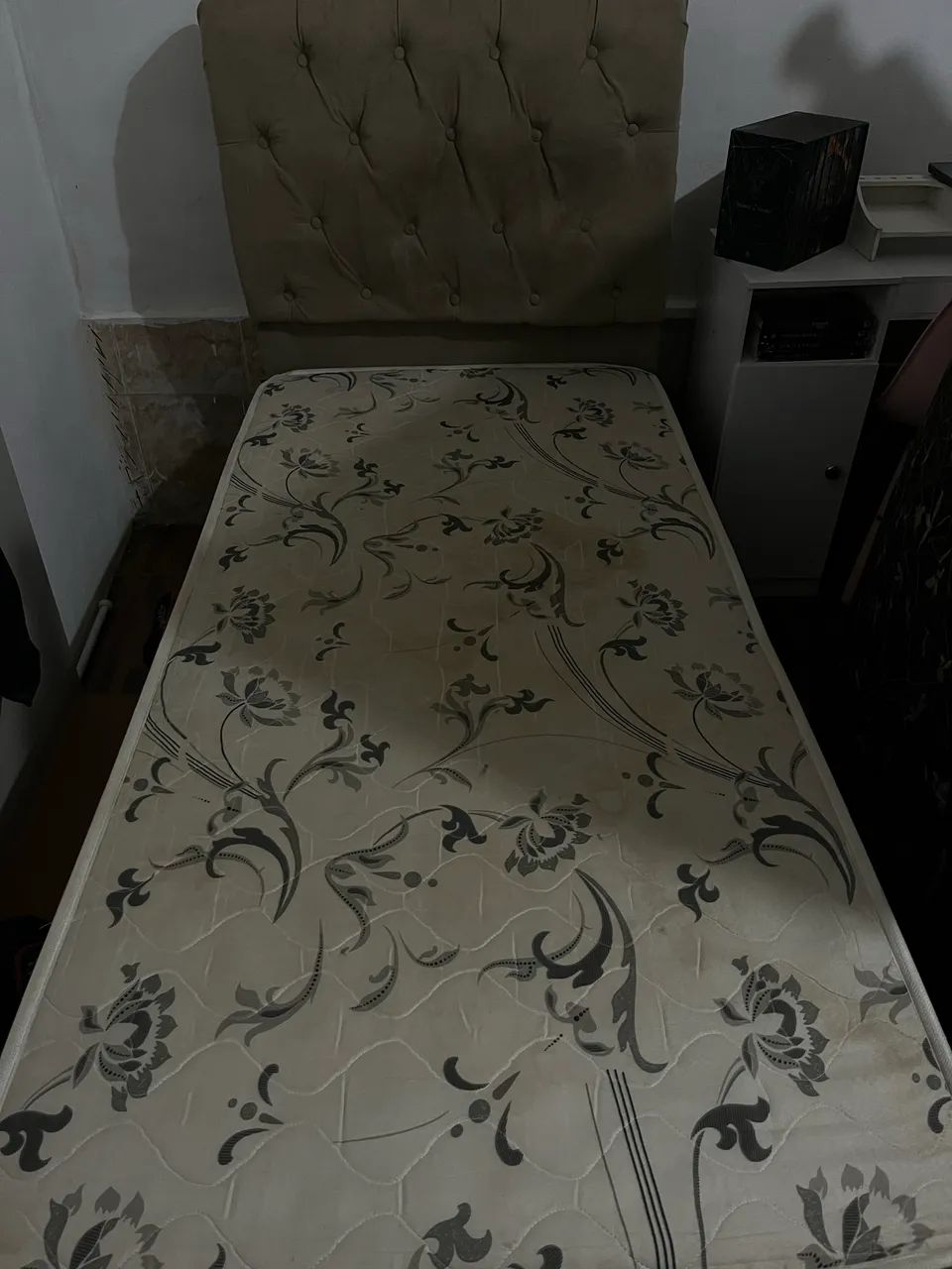 Cama box com colchão 