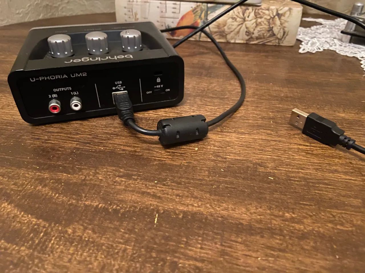 Interface de áudio behringer um2 - Foto 3