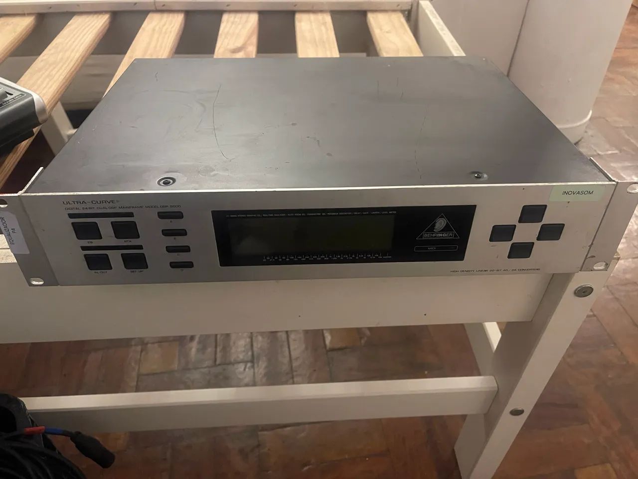 ULTRACURVE 2496 behinger