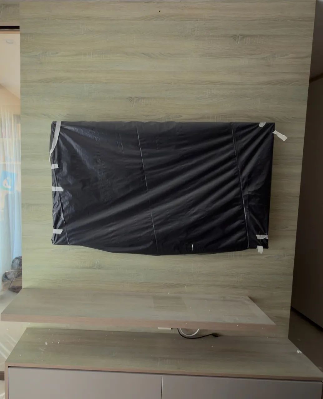 Painel + móvel de madeira ideal para sala 