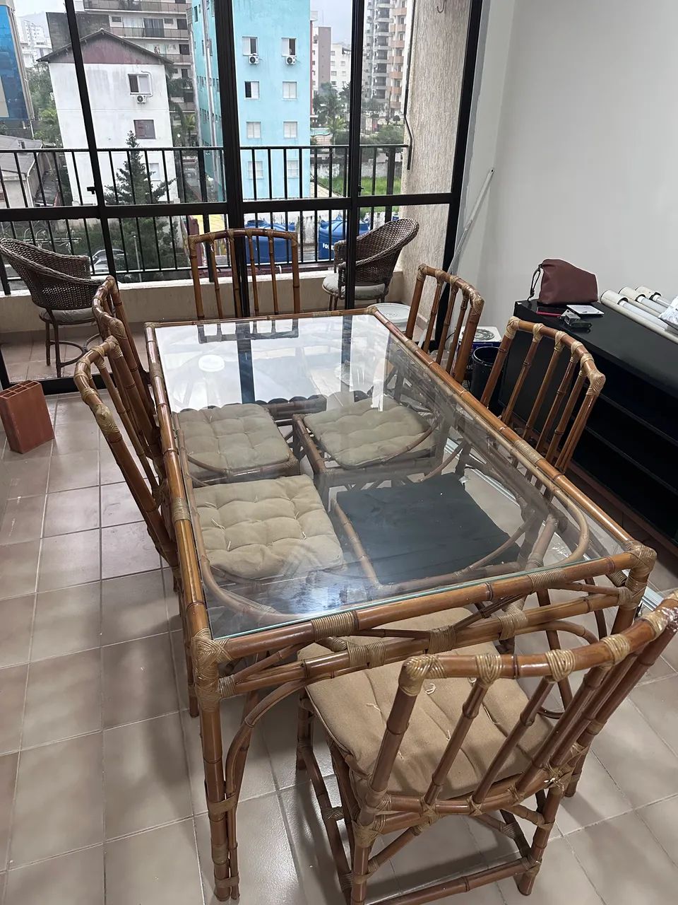 Conjunto de mesa com 6 cadeiras  - Foto 3