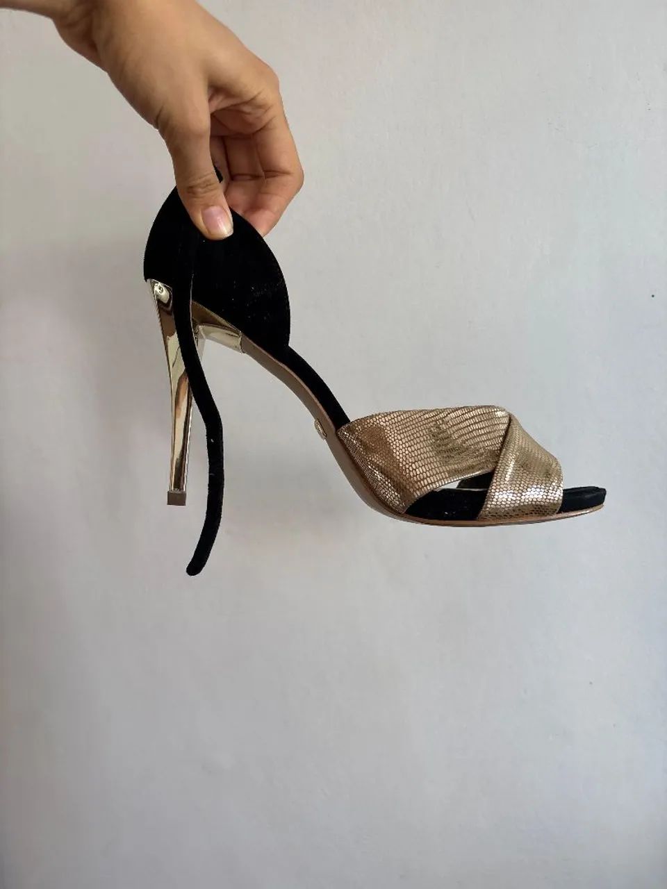 Sandália salto jorge bischoff 38