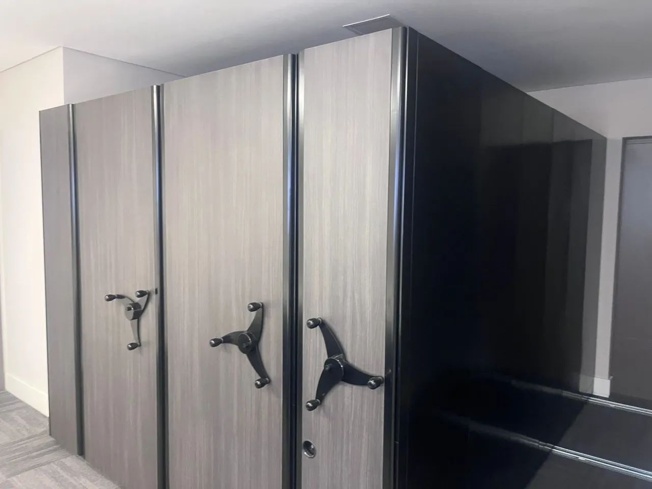 SLIDING FILE CABINET GABBINETTO (Semi-new)